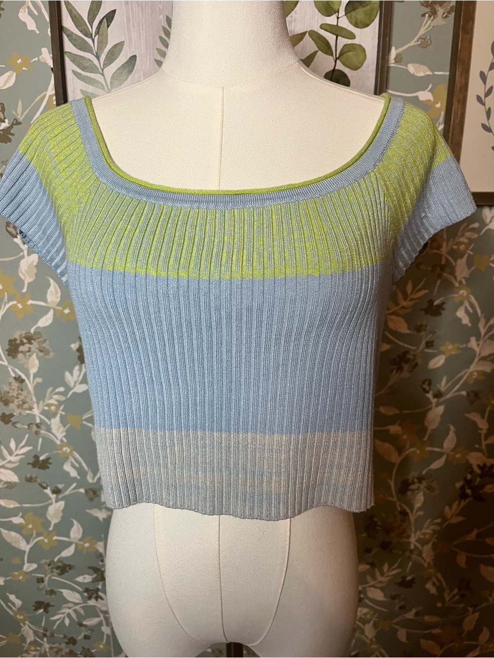 Daily Practice Ribbed Knit Cropped Top Large - Picture 2 of 5